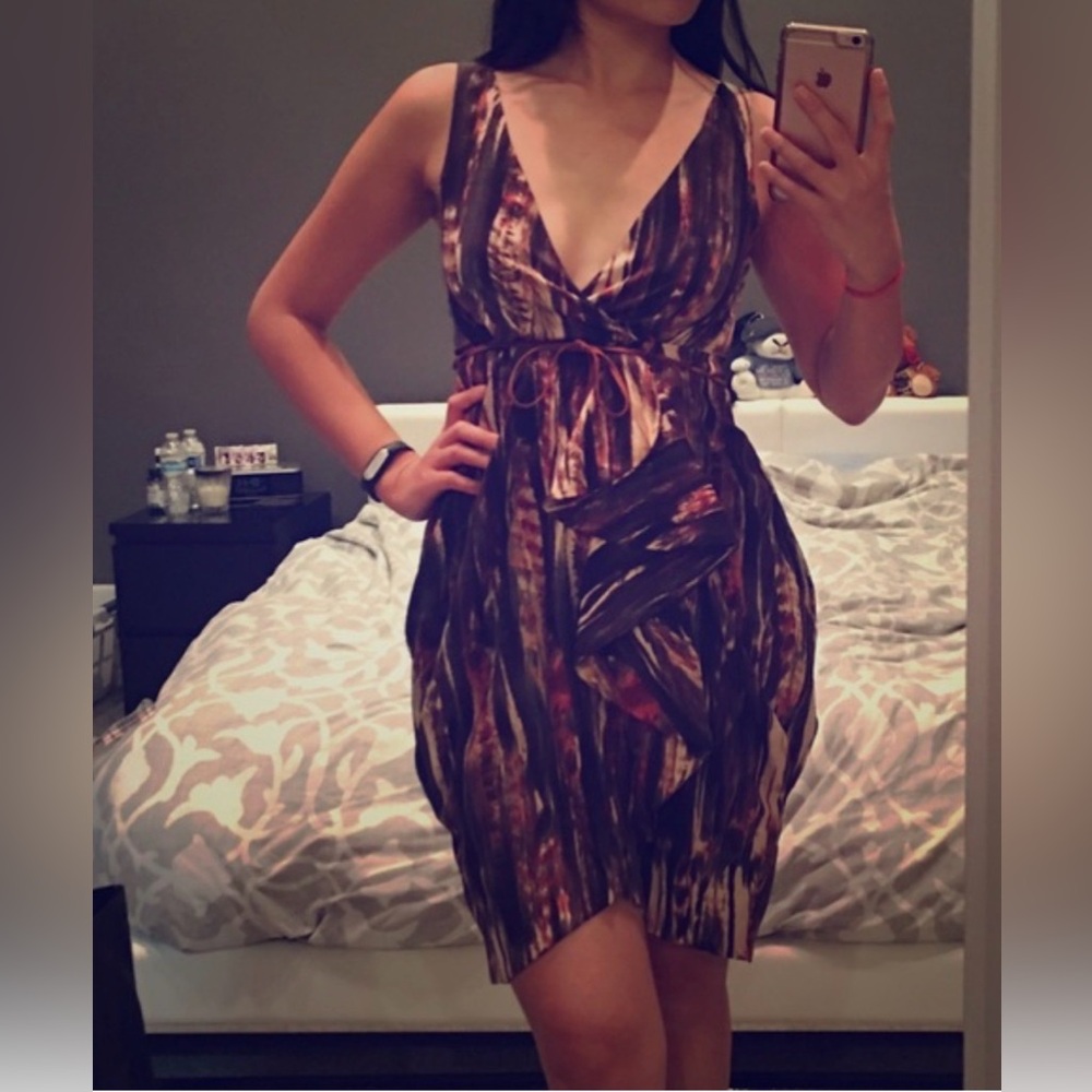 H&M Sleeveless belted waist Zipper V-neck Lined Dress Tribal Print - Size 8